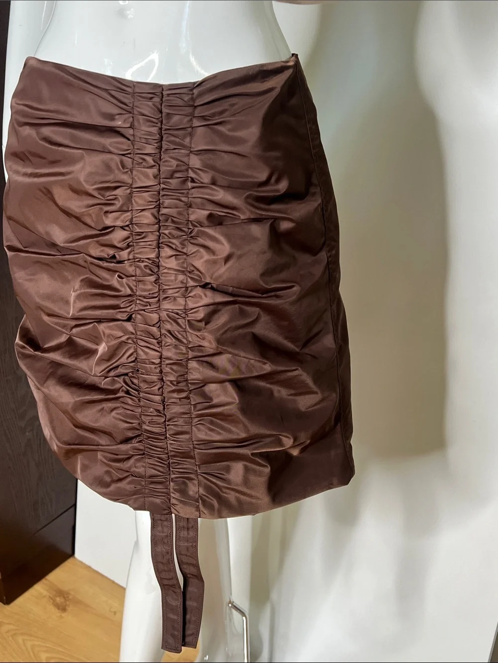 Ganni Sz 38 Brown Ruche Front Pull Lightly Structured Nylon Mini Skirt - New